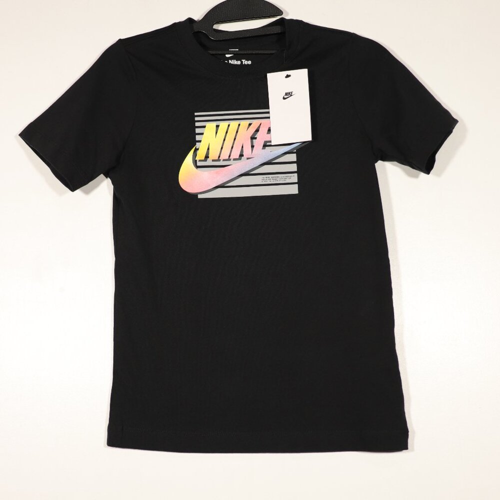 NWT Girls Nike Tee in Black Size S